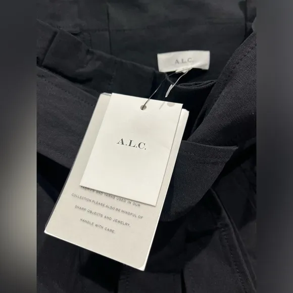 A.L.C Power stretch Linen Blend “Joelle” shorts. Black. Size 8. NWT