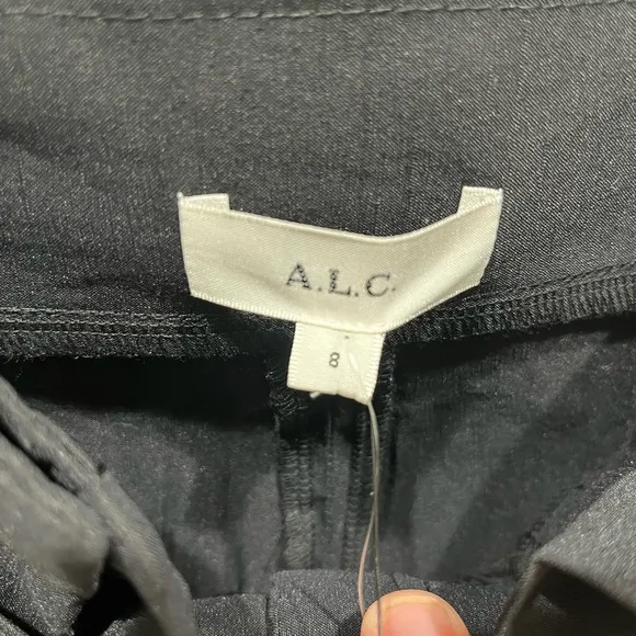 A.L.C Power stretch Linen Blend “Joelle” shorts. Black. Size 8. NWT
