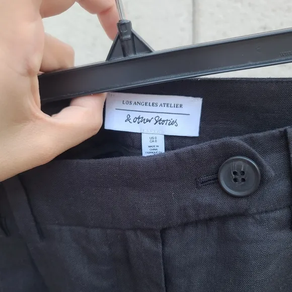 &amp; Other Stories | Relaxed Linen Shorts in Black Size 0