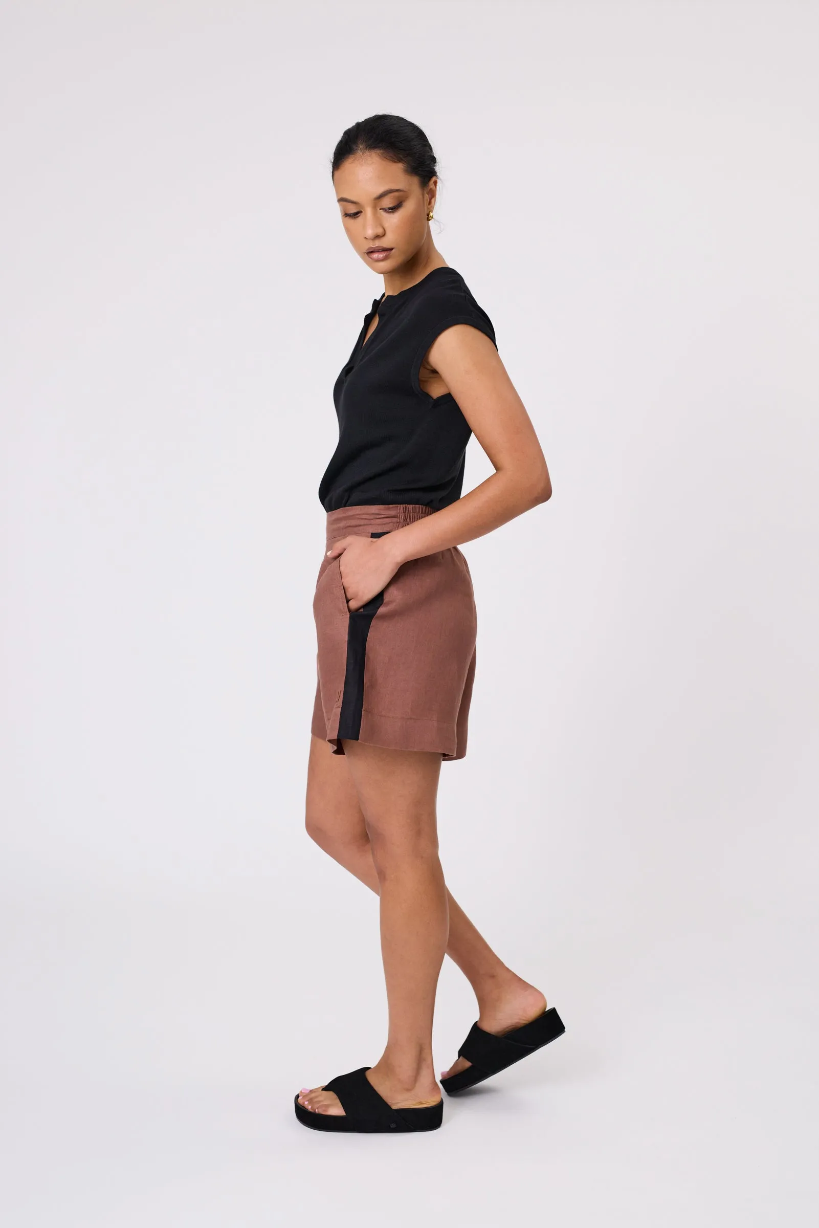 Barcelona Linen Short - Burnt Umber