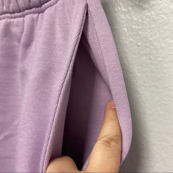 BAUM UND PFERDGARTEN Josann Organic Cotton Fleece Shorts in Lavender Size Small