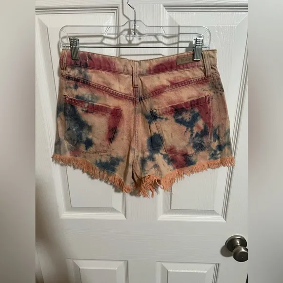 Blank NYC Tie Dye Barrow Denim Jean Shorts Size 27 (4) NWT