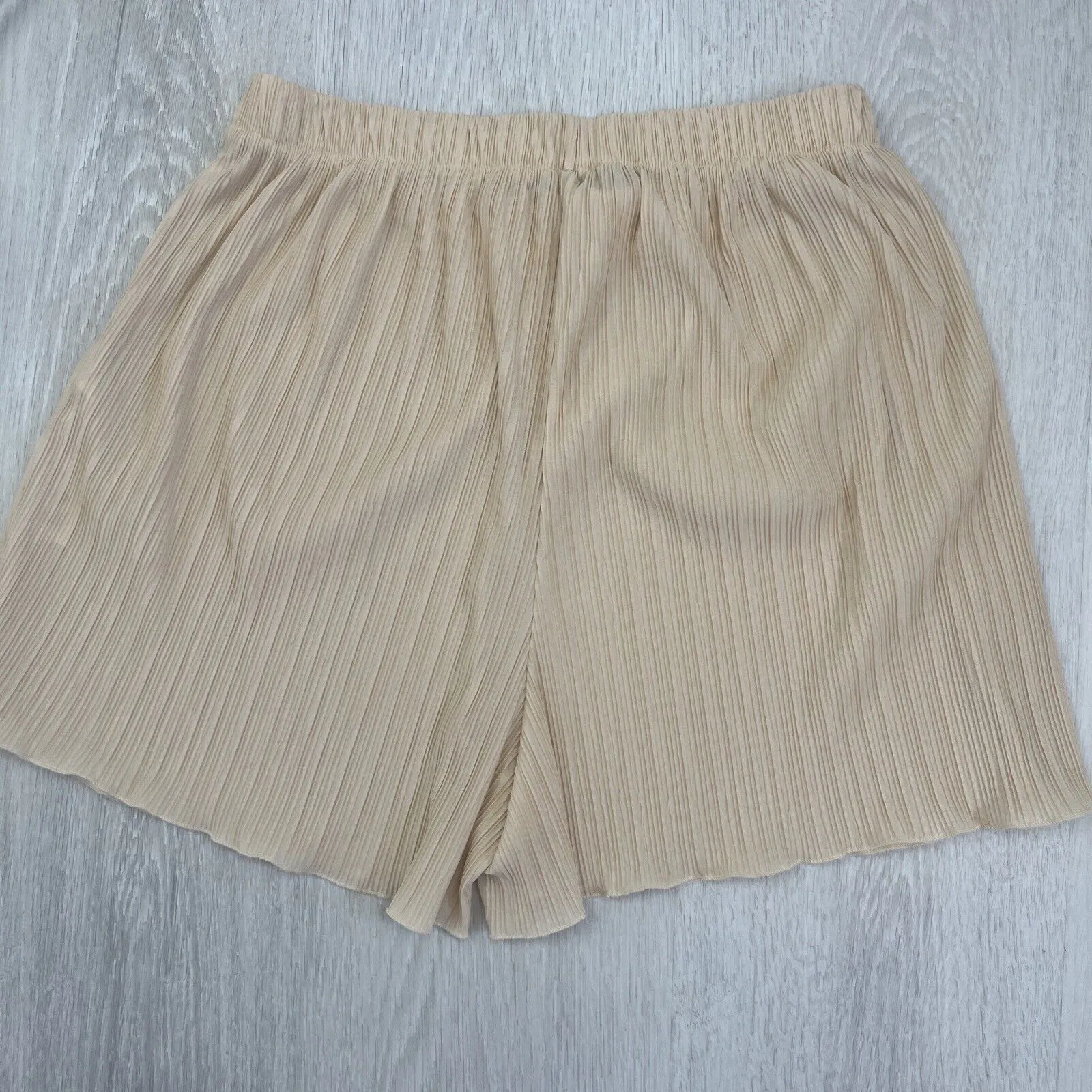 Boohoo Womens Shirt & Shorts Cream Set Size 8 (New)