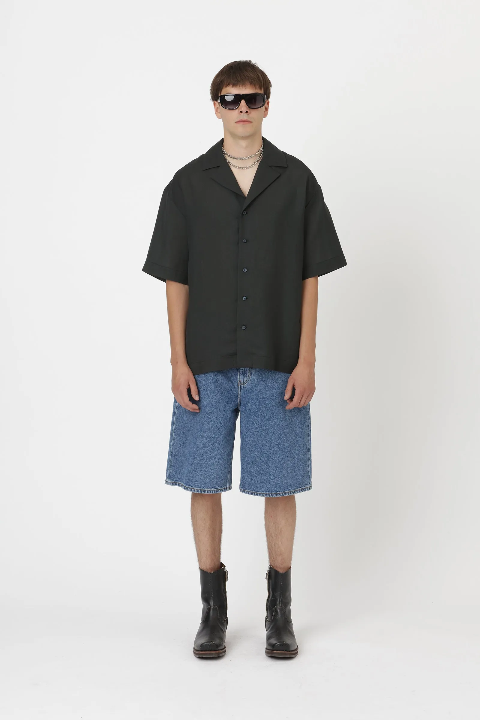 Desmond - Black