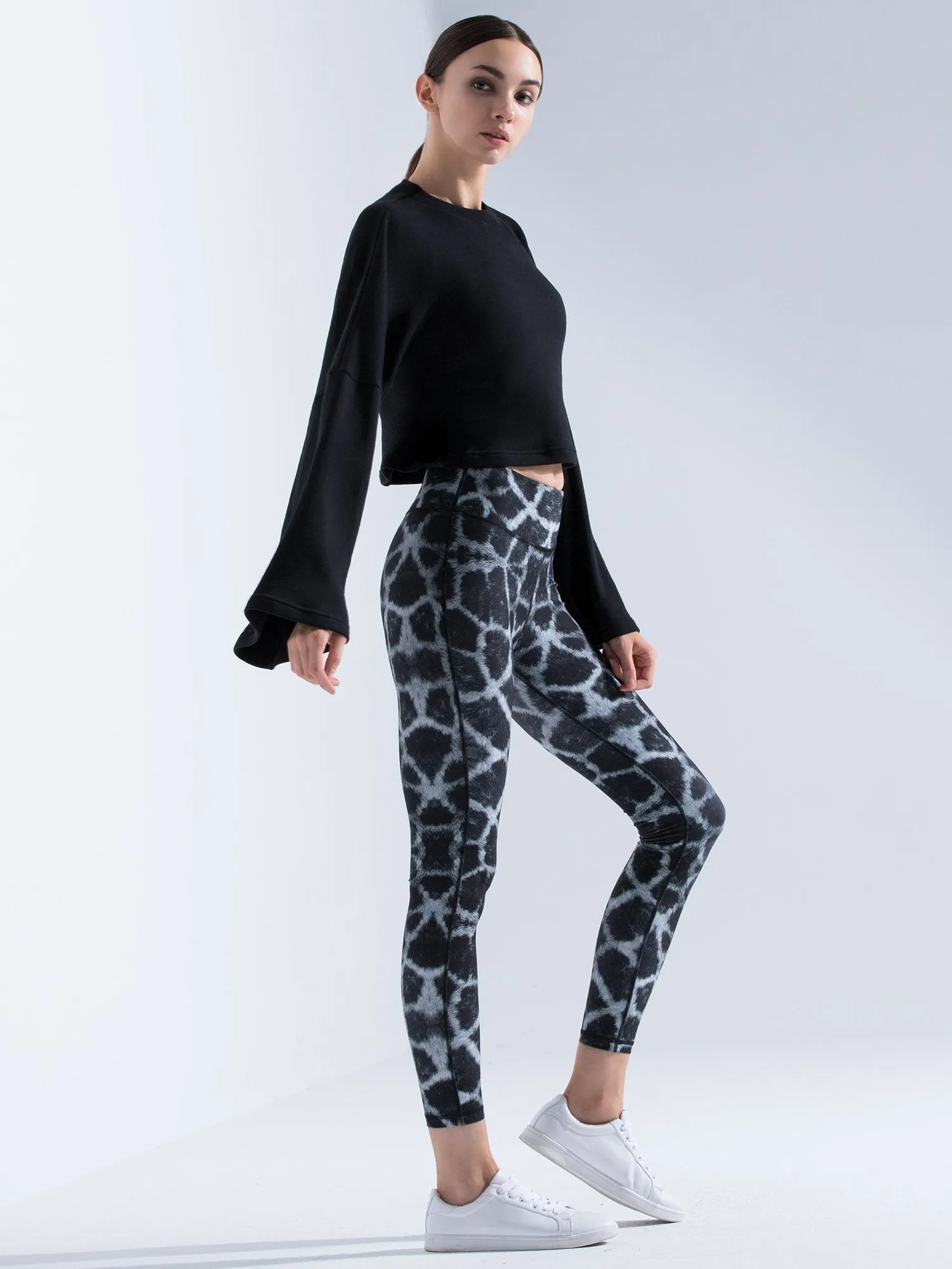 FLARED SLEEVE SWEATSHIRT, BLACK