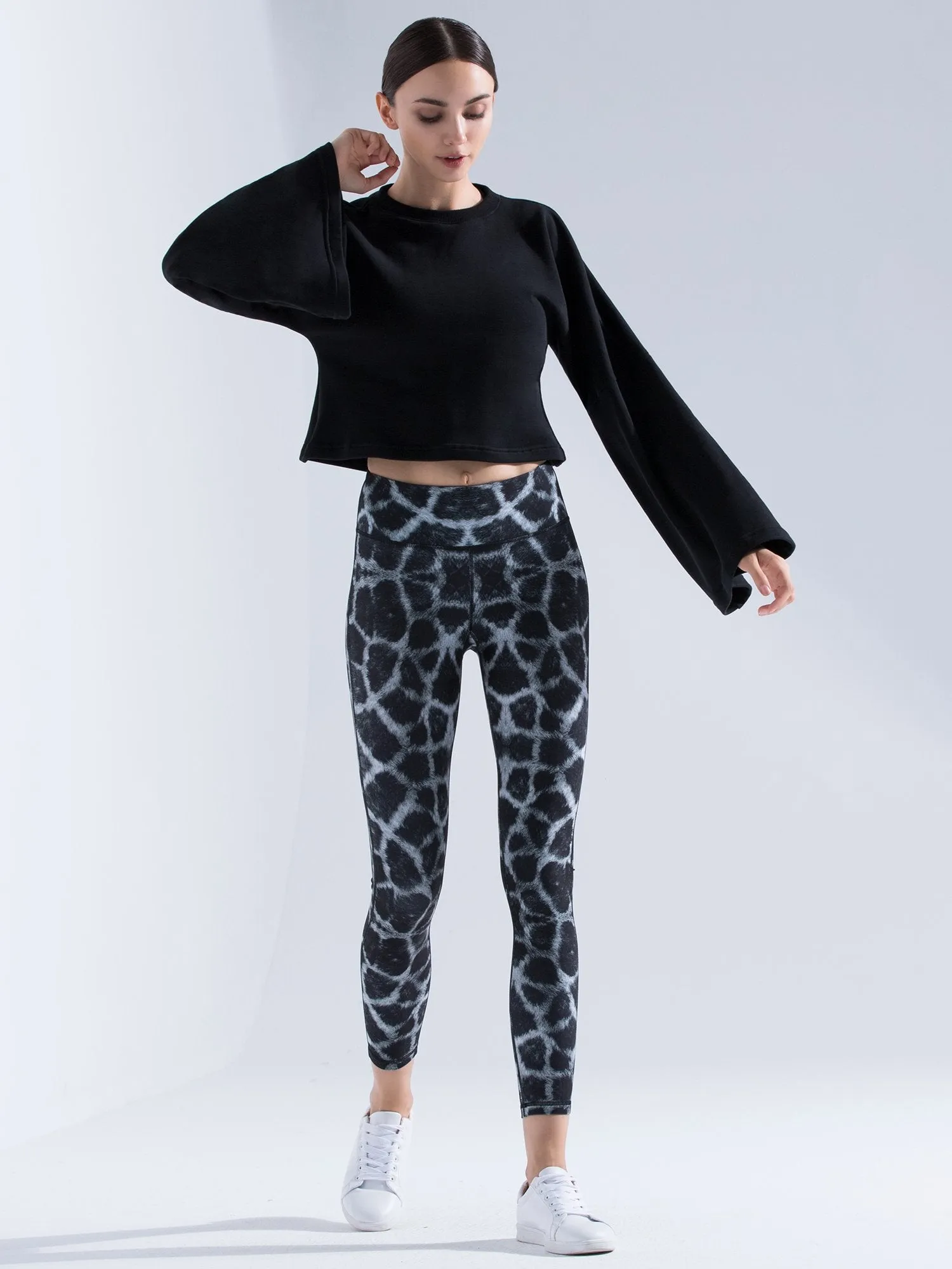FLARED SLEEVE SWEATSHIRT, BLACK