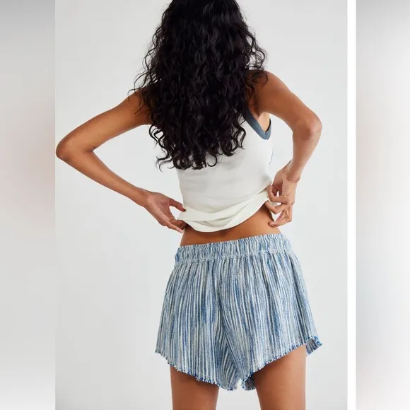 FREE PEOPLE ‘Isle of Palms’ mini shorts. Ultra relaxed. Size L. Blue &amp; ivory.