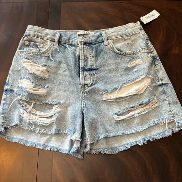 Free PeopleMaggie Mid Rise Frayed Hem Distressed Shorts