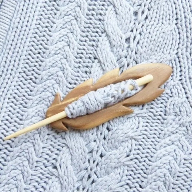 ⛄❄️Handmade Wooden Brooch Pin🌲Hand-made In Oak
