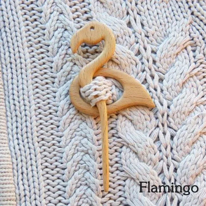 ⛄❄️Handmade Wooden Brooch Pin🌲Hand-made In Oak