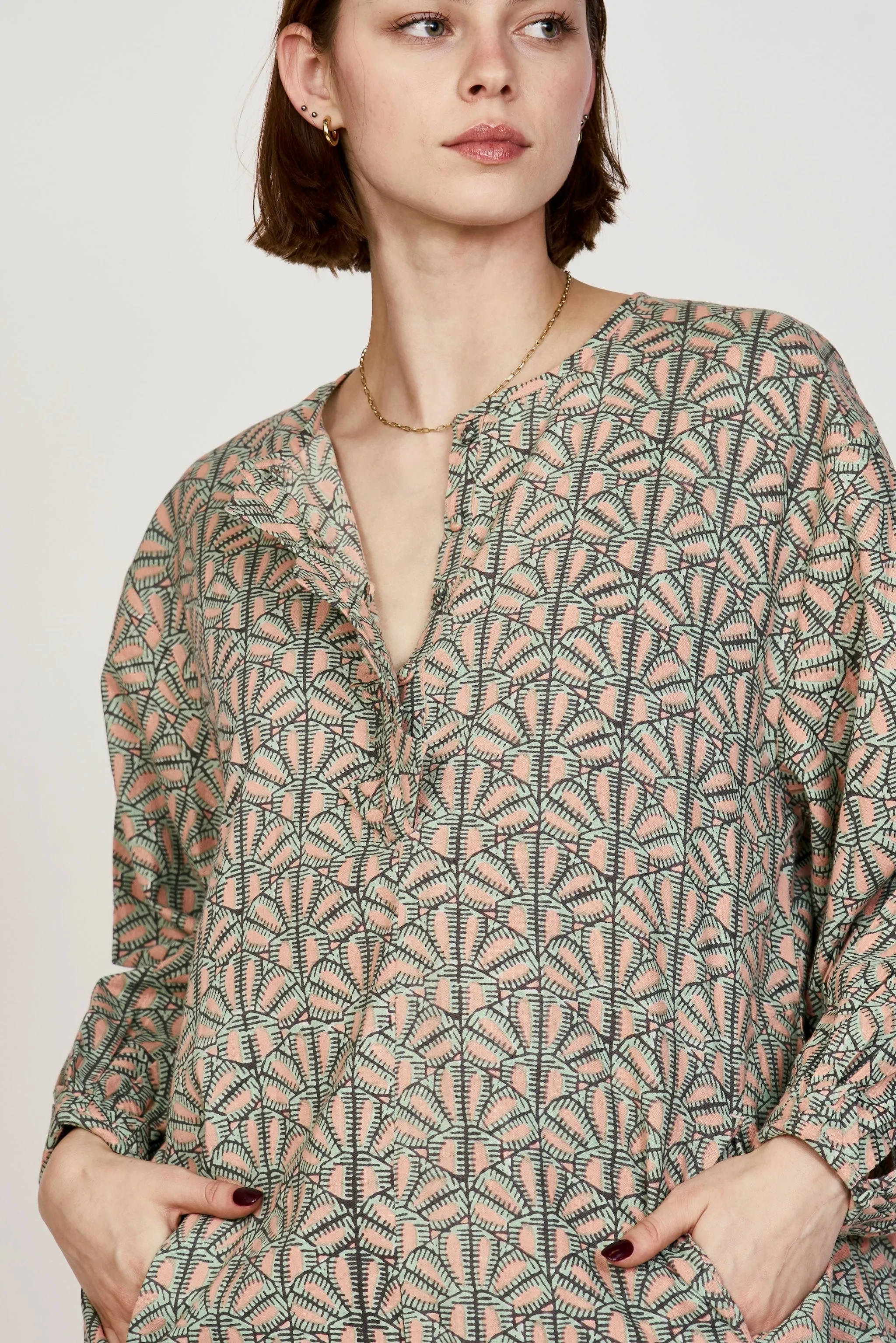 Kona Caftan in Trellis in Petal