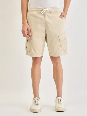 Lindbergh Men Cream Relaxed Fit Solid Shorts