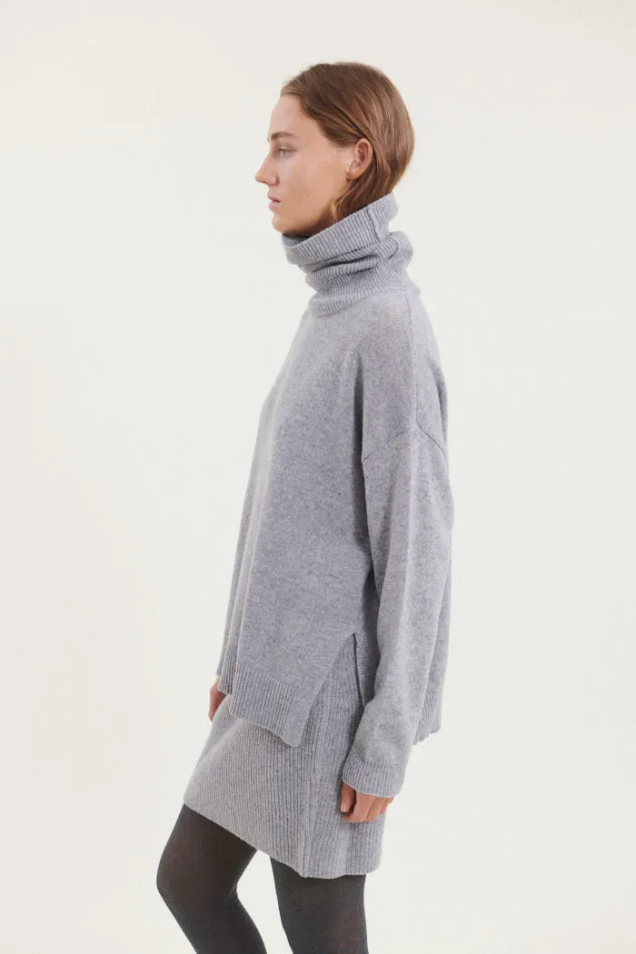 Lise Short T-Neck - Light Grey Mel.