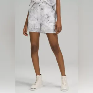 Lululemon Flat Front Relaxed High Rise Shorts Tie Dye Grey With Pockets Size 6
