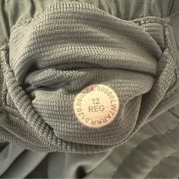Lululemon Hotty Hot Short II 2.5&quot; Frosted Pine Size 12