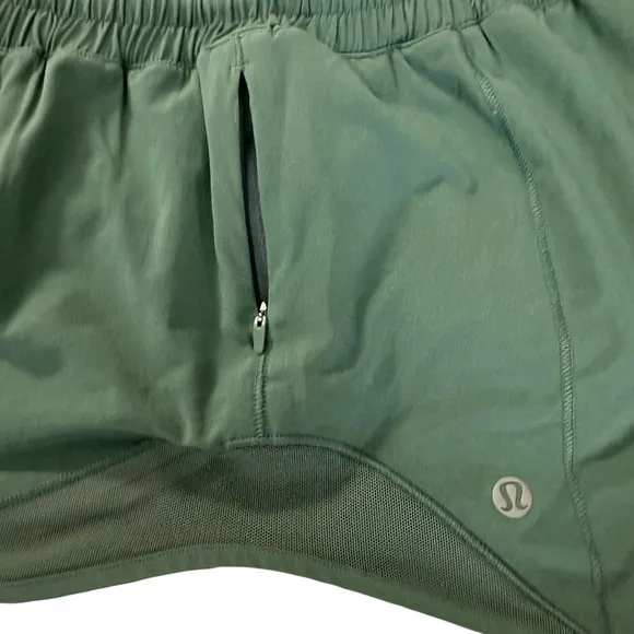 Lululemon Hotty Hot Short II 2.5&quot; Frosted Pine Size 12