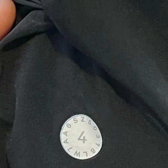 Lululemon Tracker Short V 4&quot; Black (First Release)