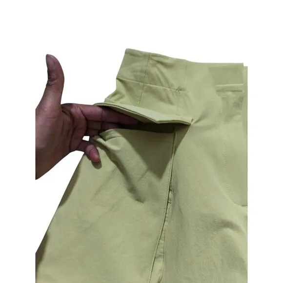 Lululemon women Relaxed-Fit Super-High-Rise Cargo Short 4&quot; finch yellow size 0