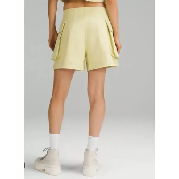 Lululemon women Relaxed-Fit Super-High-Rise Cargo Short 4&quot; finch yellow size 0