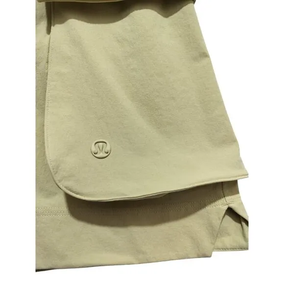 Lululemon women Relaxed-Fit Super-High-Rise Cargo Short 4&quot; finch yellow size 0