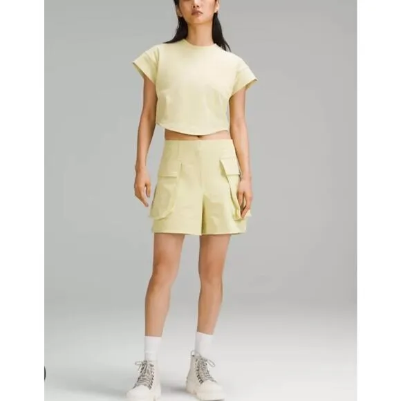 Lululemon women Relaxed-Fit Super-High-Rise Cargo Short 4&quot; finch yellow size 0