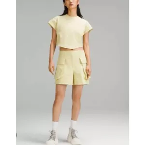 Lululemon women Relaxed-Fit Super-High-Rise Cargo Short 4&quot; finch yellow size 0
