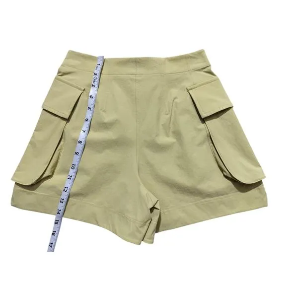 Lululemon women Relaxed-Fit Super-High-Rise Cargo Short 4&quot; finch yellow size 0