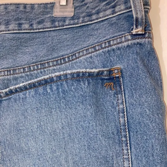 Madewell Relaxed Denim Shorts Destructed Edition in Renfield Wash 32