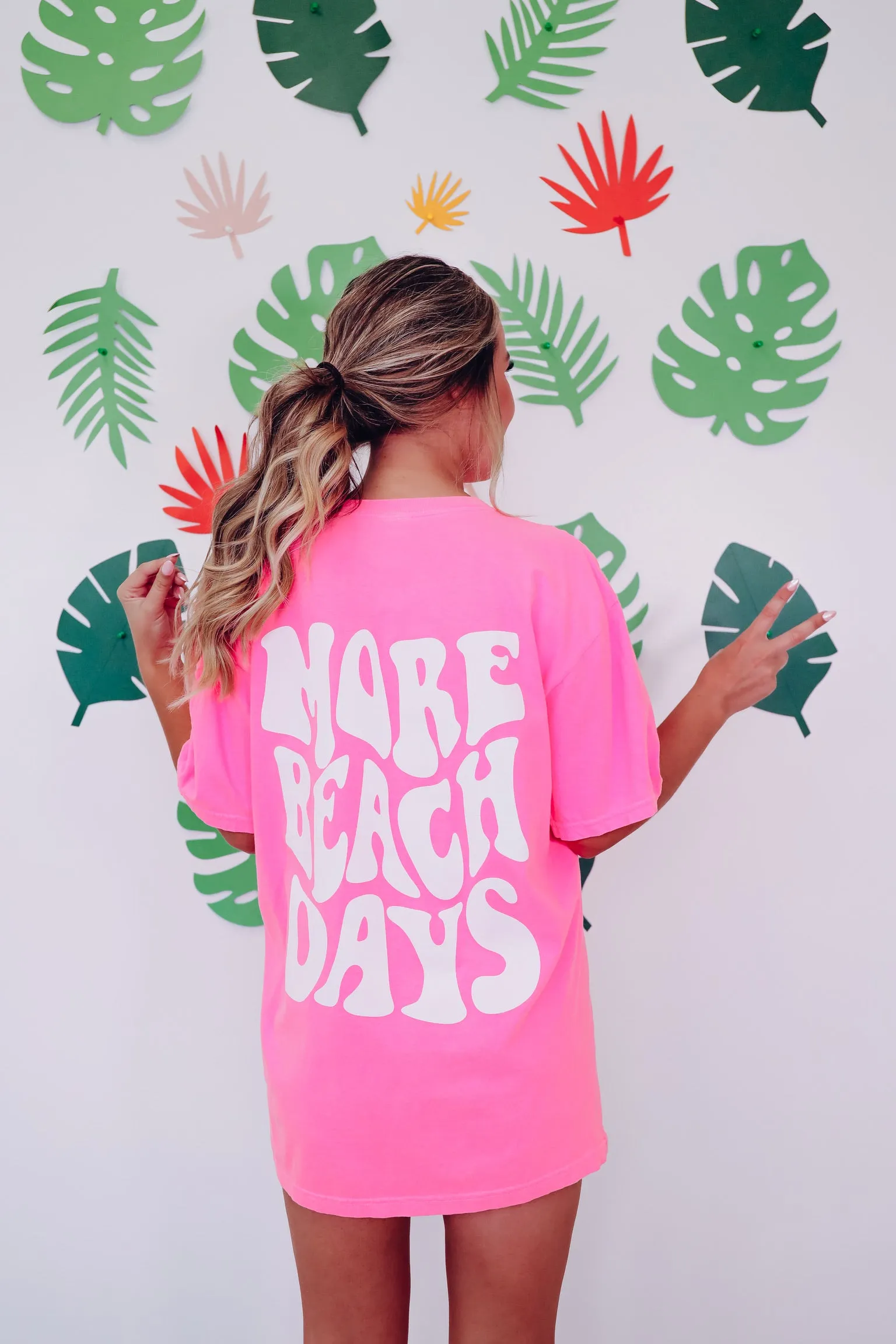 More Beach Days Oversized Graphic Tee - Neon Pink