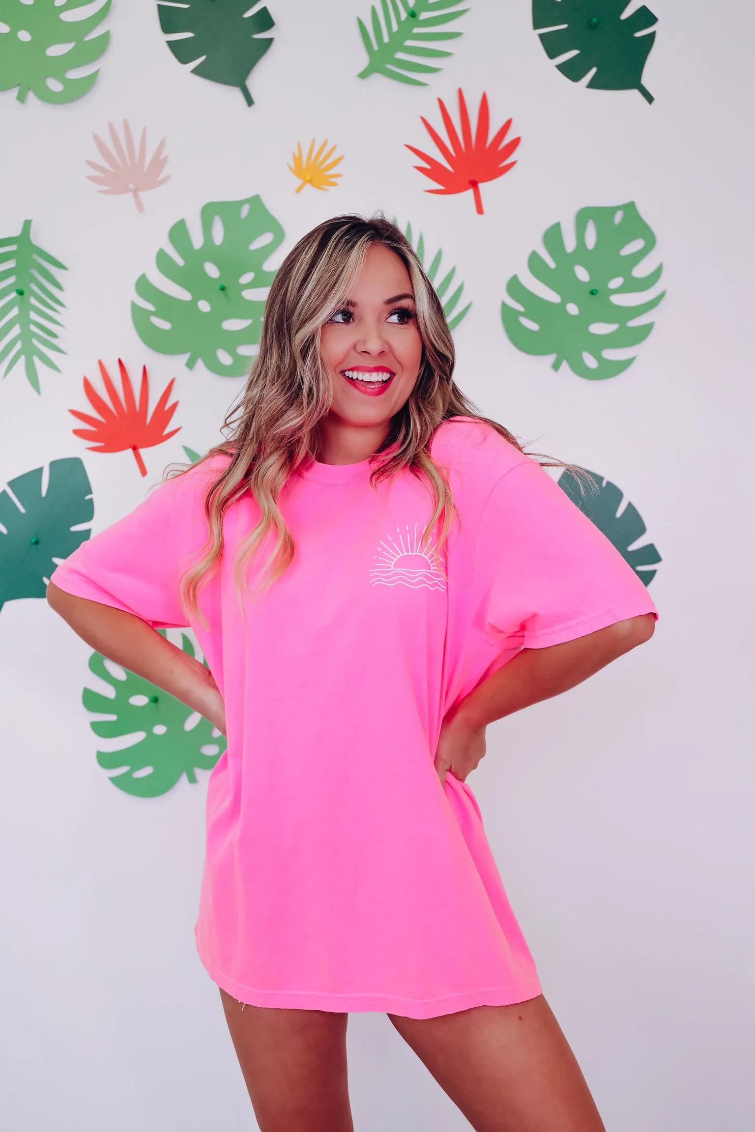 More Beach Days Oversized Graphic Tee - Neon Pink
