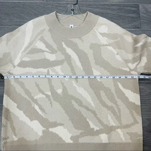 NWOT Athleta Jacquard Textured Crew Sweater ABSTRACT CREAM Camo Wool 632069 S