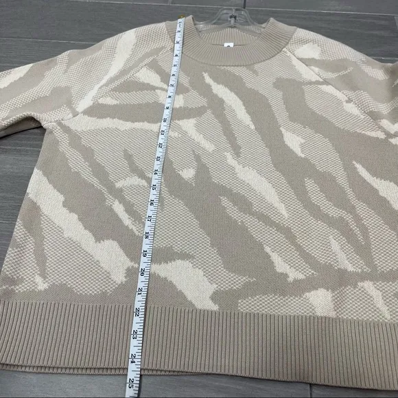NWOT Athleta Jacquard Textured Crew Sweater ABSTRACT CREAM Camo Wool 632069 S