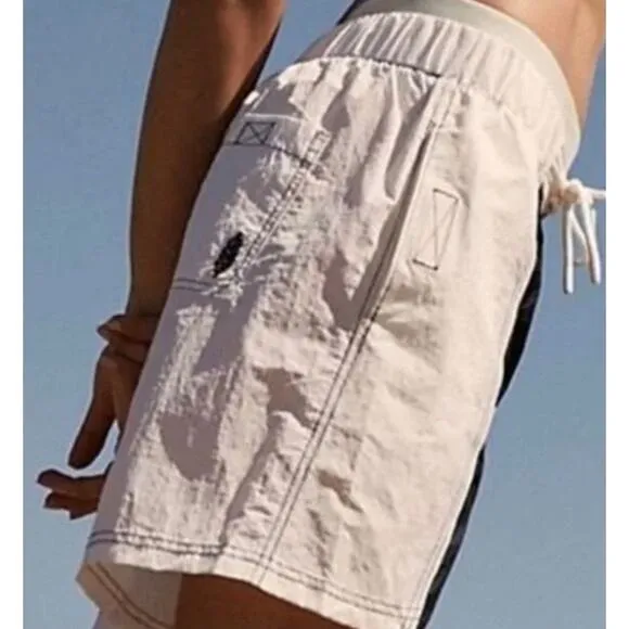 NWOT FREE PEOPLE FP Movement Sun Daze Board Shorts
