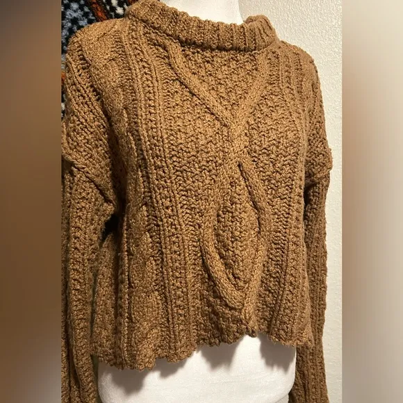 NWT Free People Cutting Edge Cable Sweater Crop