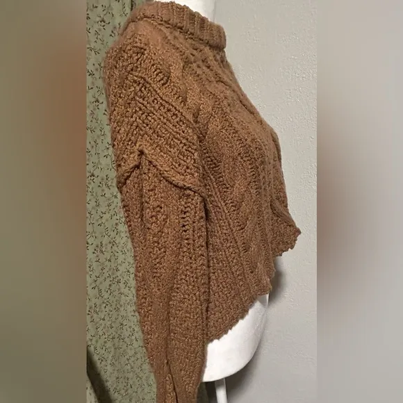 NWT Free People Cutting Edge Cable Sweater Crop