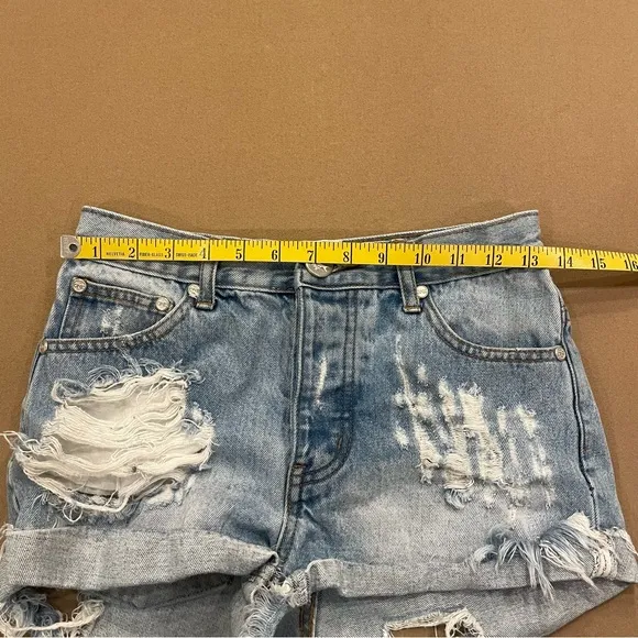 ONE by One Teaspoon Hawks Distressed Denim Shorts Size 25