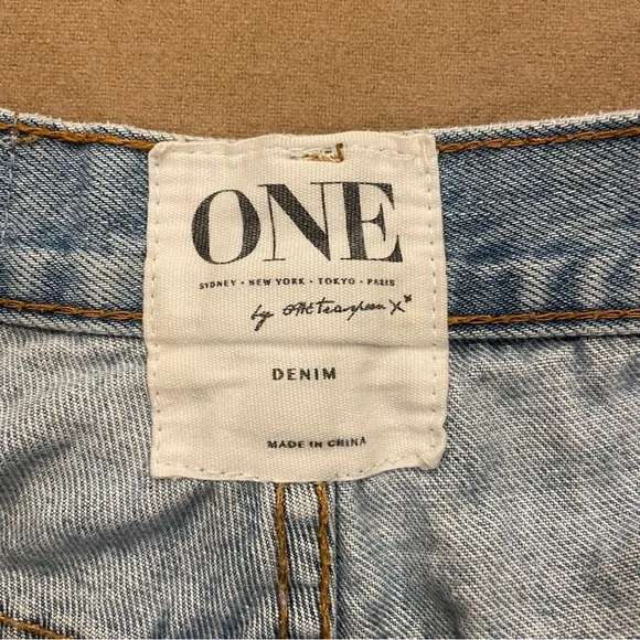 ONE by One Teaspoon Hawks Distressed Denim Shorts Size 25