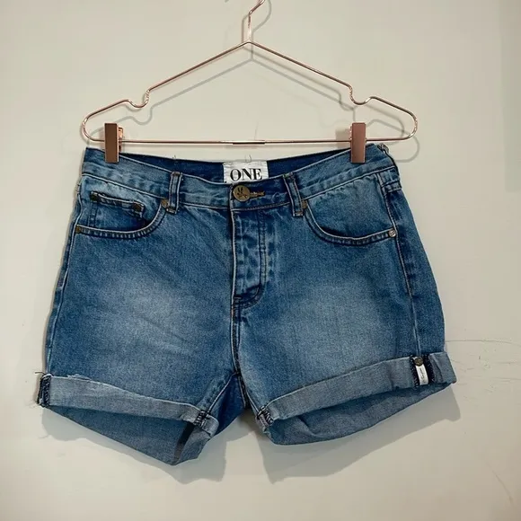 ONE by teaspoon Chargers Long line low waist, med rise relaxed fit denim shorts.