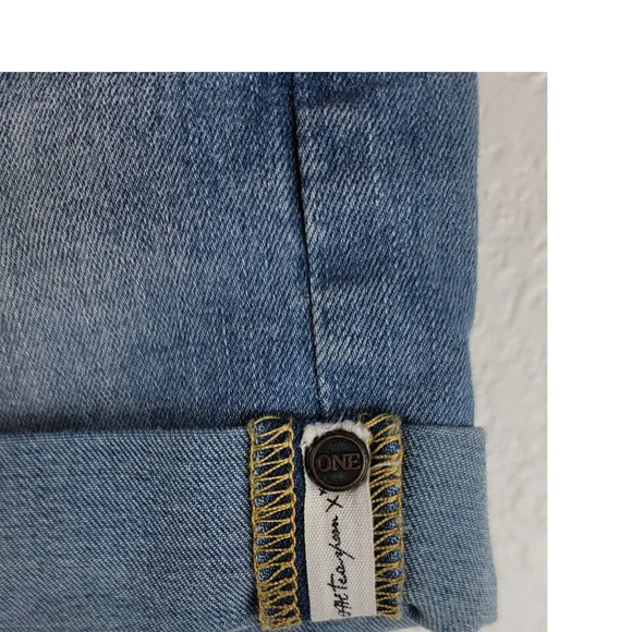 One X One Teaspoon Harlets High Rise Exposed Button Fly Jean Shorts 27