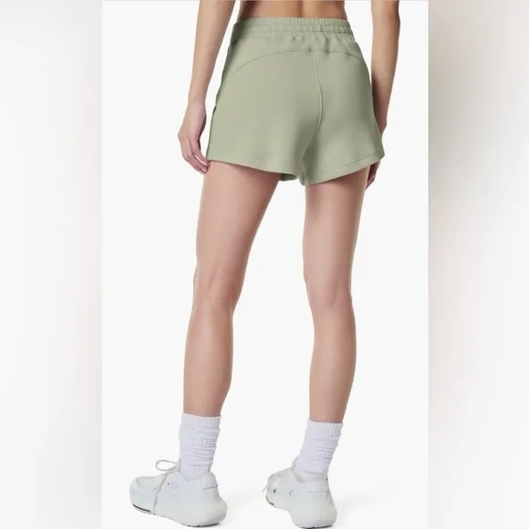 Spanx AirEssentials 4-Inch Shorts - Matcha