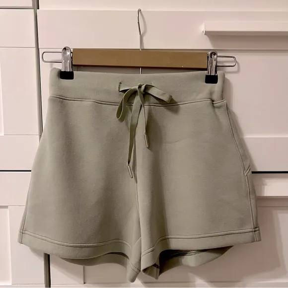 Spanx AirEssentials 4-Inch Shorts - Matcha
