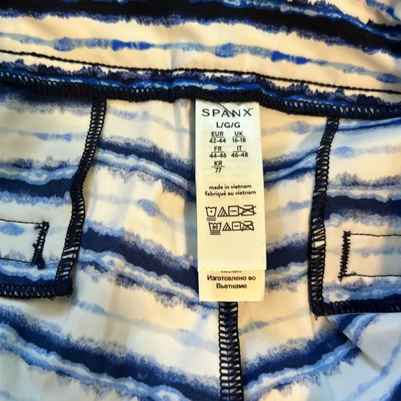 Spanx Large Shorts Sunshine Shorts 6” in blue painted stripe pockets NWT