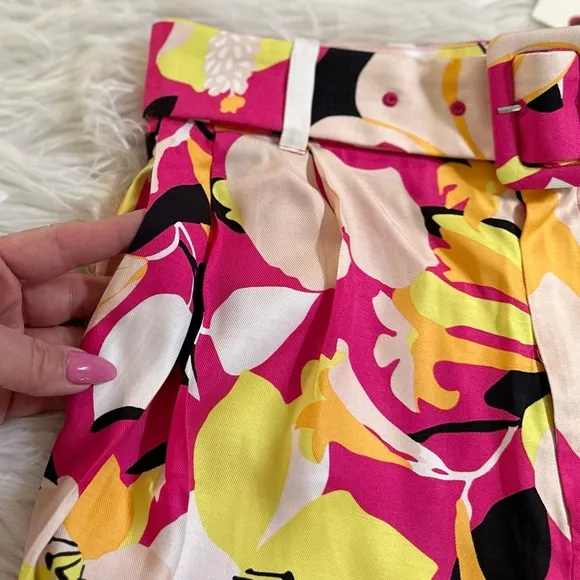 TED BAKER 1 / US 4 Thiana Abstract Floral Print Belted Shorts • High Waisted