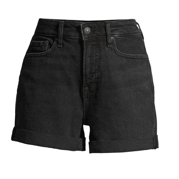 The weekend staple:Free Assembly’s Rolled Cuff Shorts in a relaxed,high-rise fit