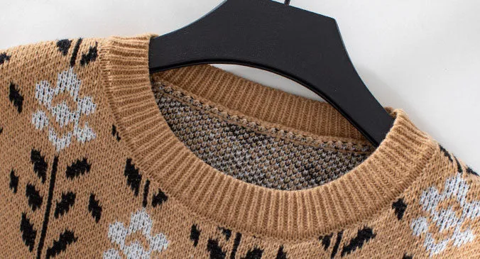 Trendy Jacquard Knit Sweater with a Casual Look