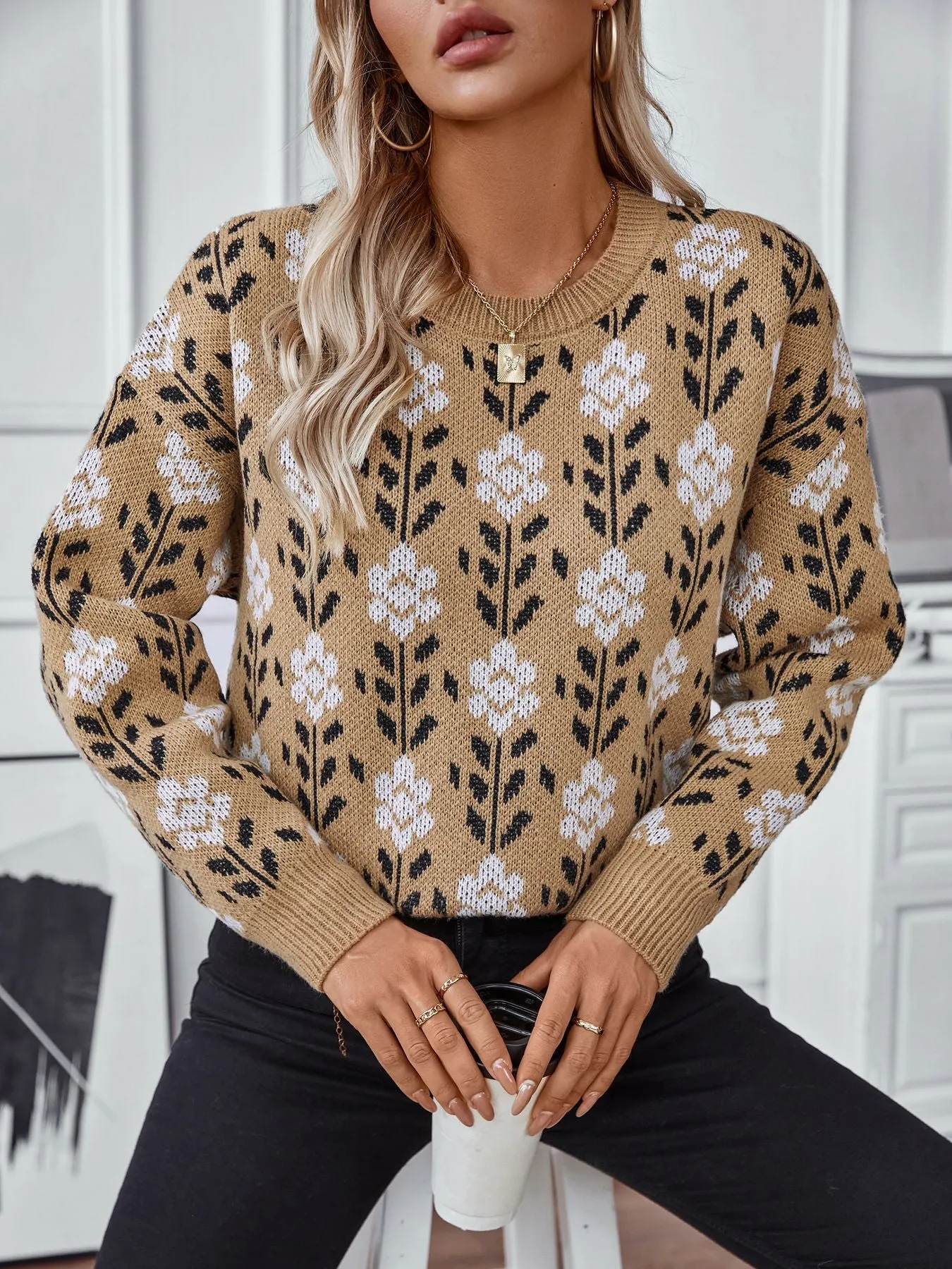 Trendy Jacquard Knit Sweater with a Casual Look