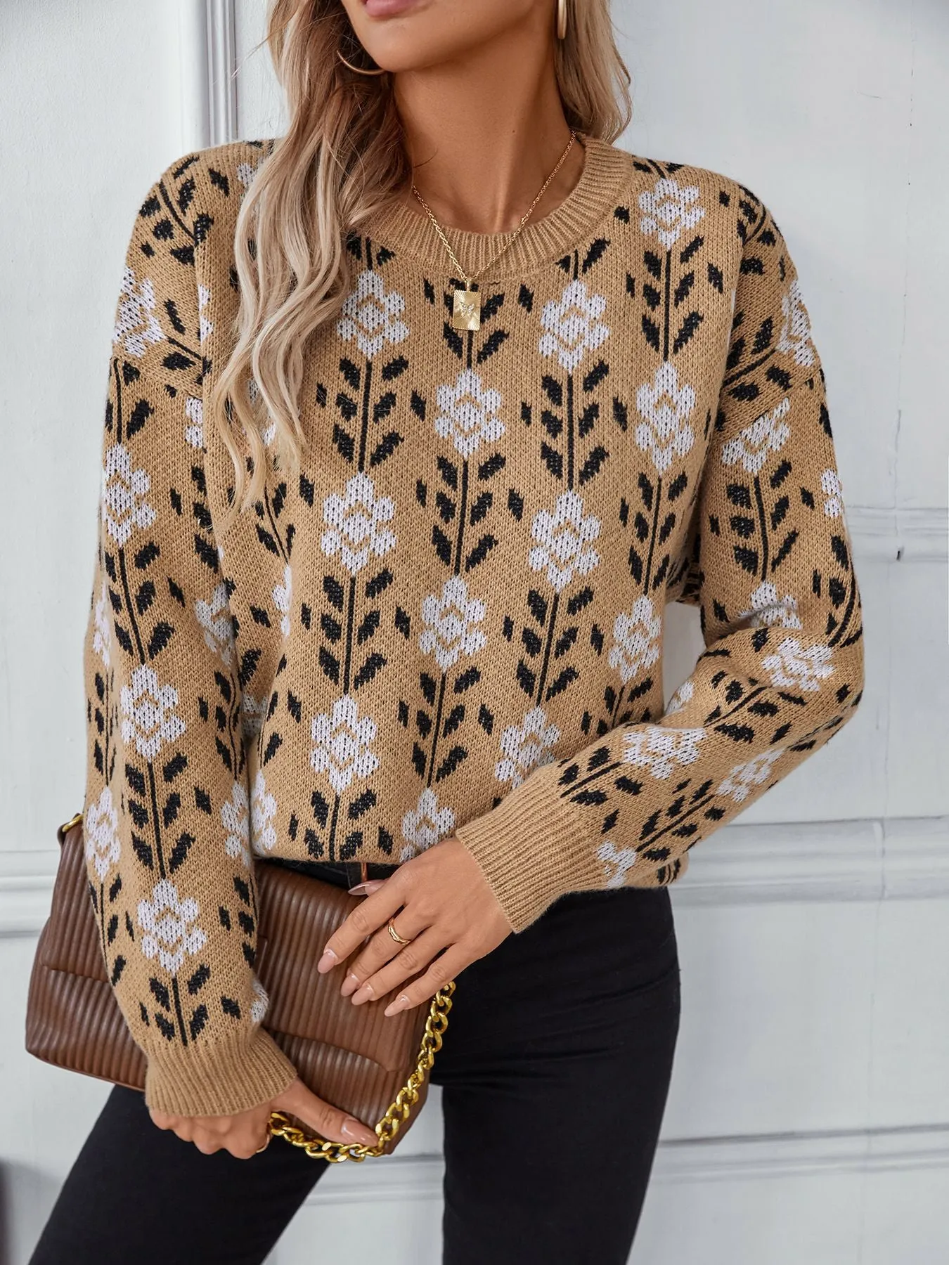 Trendy Jacquard Knit Sweater with a Casual Look