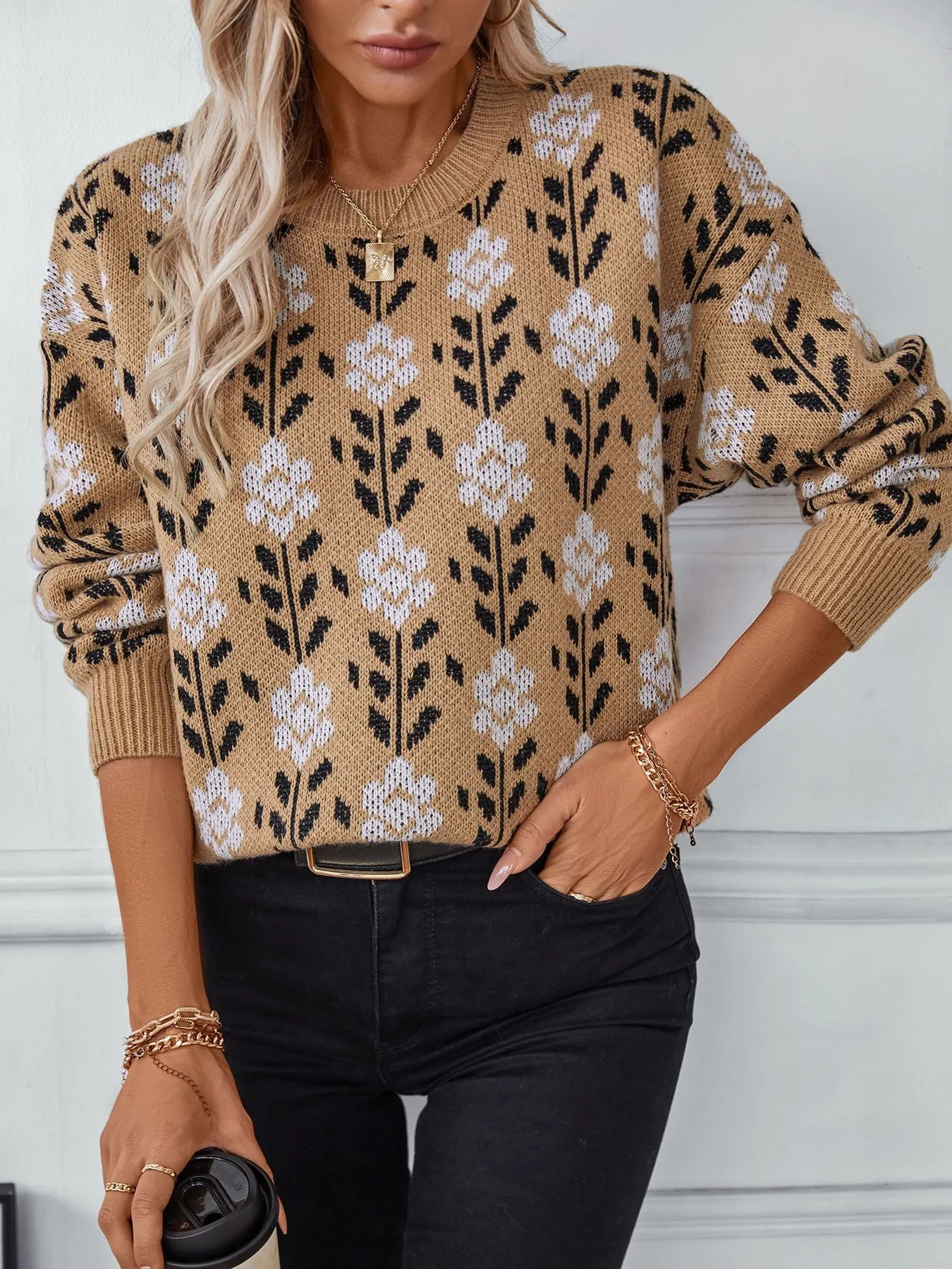 Trendy Jacquard Knit Sweater with a Casual Look