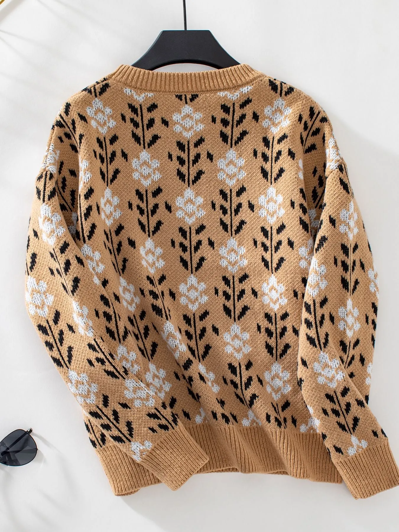 Trendy Jacquard Knit Sweater with a Casual Look