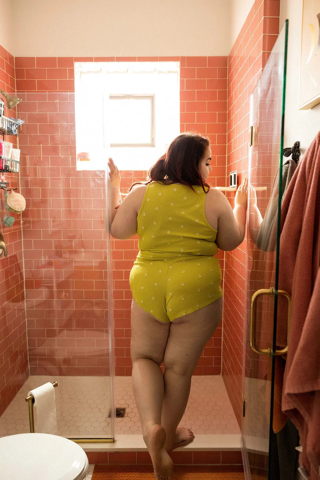 vada winter x discreture rib sleep short in daisy chartreuse